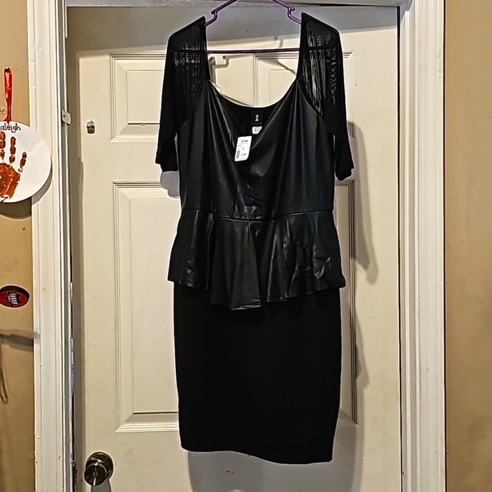 Black pleather dress 3Xl new never worn.